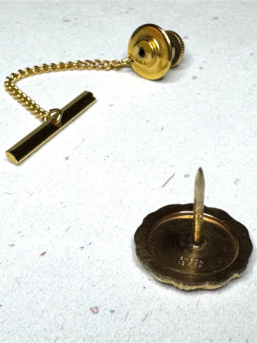 Vintage ANSON 12K Gold Filled (blank) Monogram Medallion Tie Tack/Lapel Pin - Picture 5 of 7